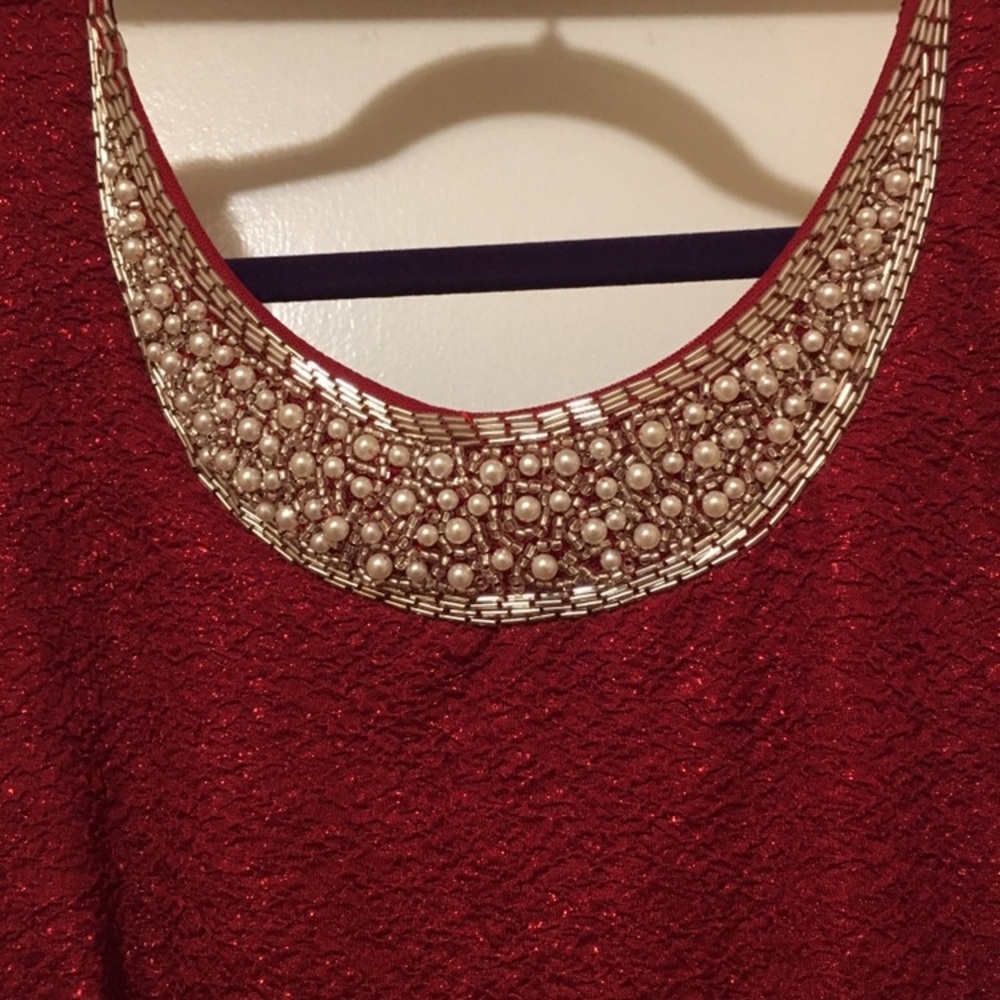 Long red formal dress - Picture 2 of 3